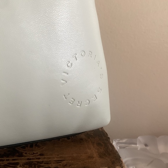 Victoria's Secret Soft Blue green Cosmetic Pouch new Easter giftable 215 - Picture 2 of 5